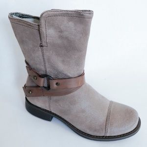 Suede boot